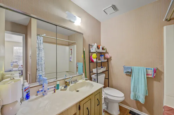$295,000 | 233 South Hill Drive, Westampton, NJ 08060