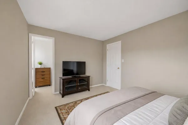 $295,000 | 233 South Hill Drive, Westampton, NJ 08060
