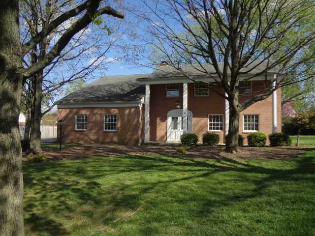 2553 Chartwell Road Columbus, OH 43220 - Photo 1 of 24 Gallery Image 1