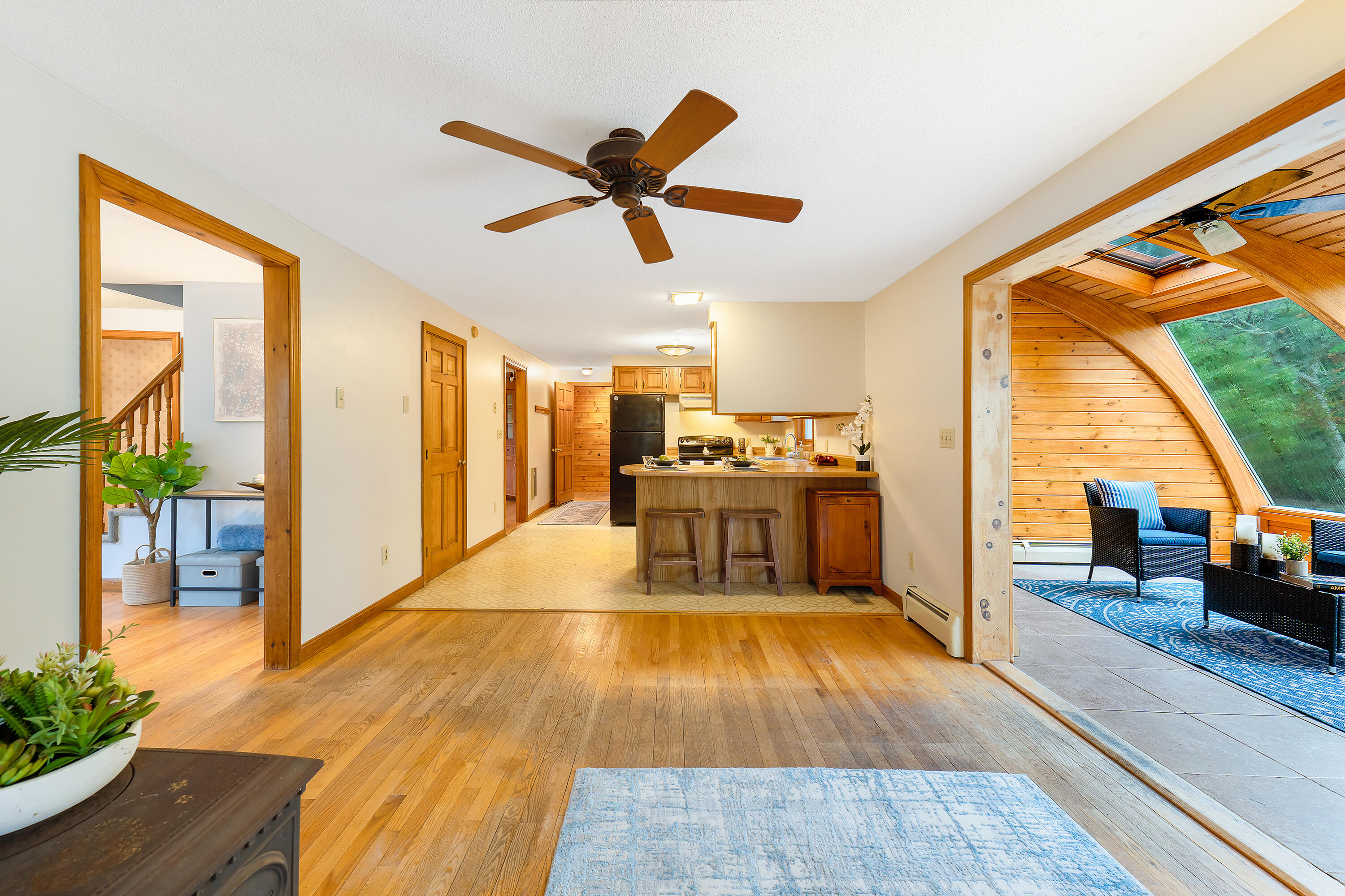 327 Pine Hill Road York, ME 03902 - Photo 16 of 57 327 Pine Hill Rd New Interior_106