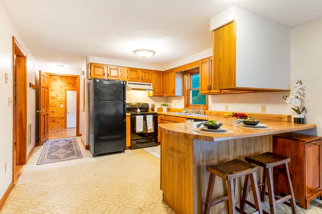 $775,000 | 327 Pine Hill Road, York, ME 03902