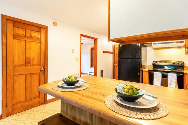 $775,000 | 327 Pine Hill Road, York, ME 03902