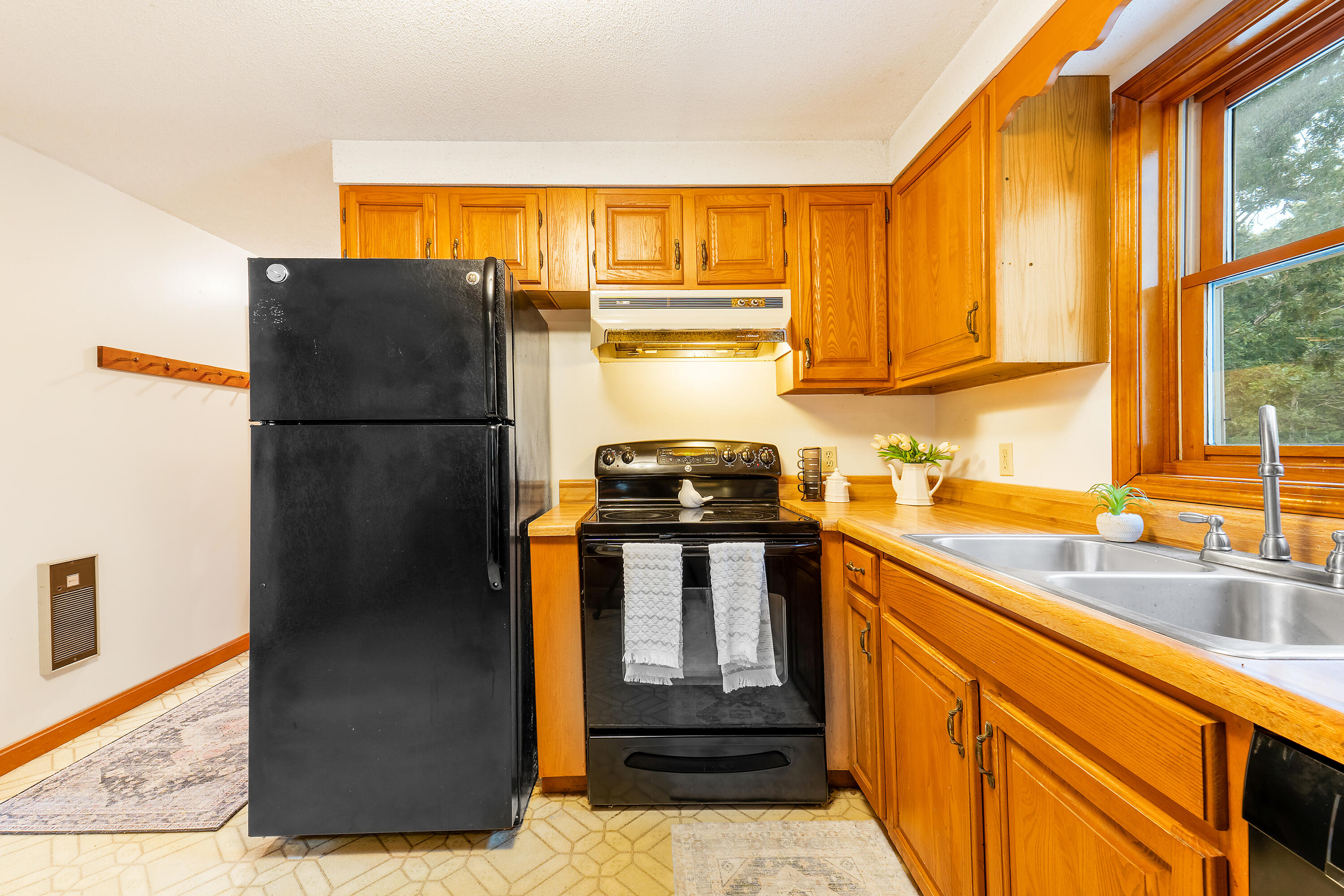 327 Pine Hill Road York, ME 03902 - Photo 26 of 57 327 Pine Hill Rd New Interior_113