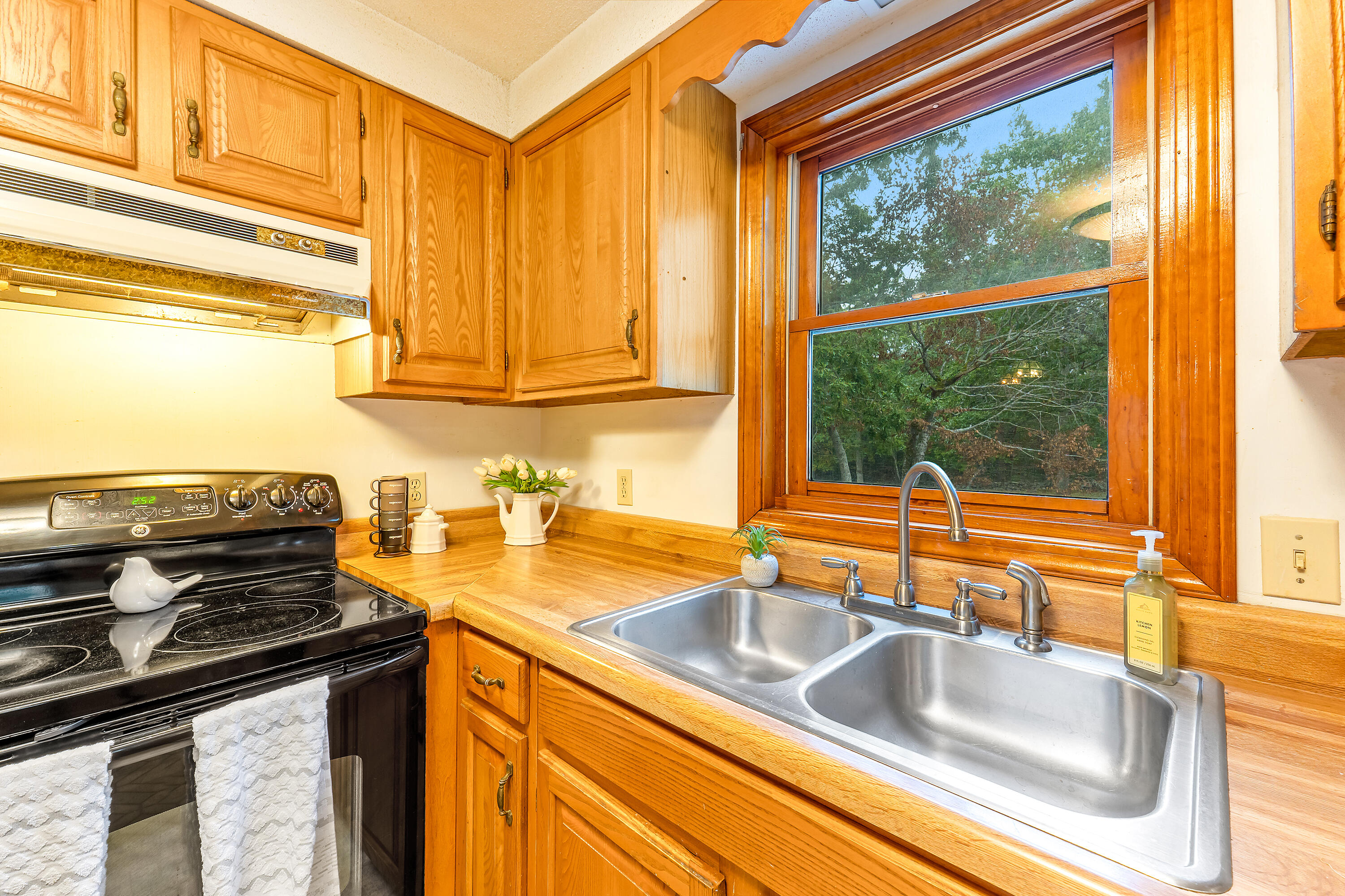 327 Pine Hill Road York, ME 03902 - Photo 27 of 57 327 Pine Hill Rd New Interior_114