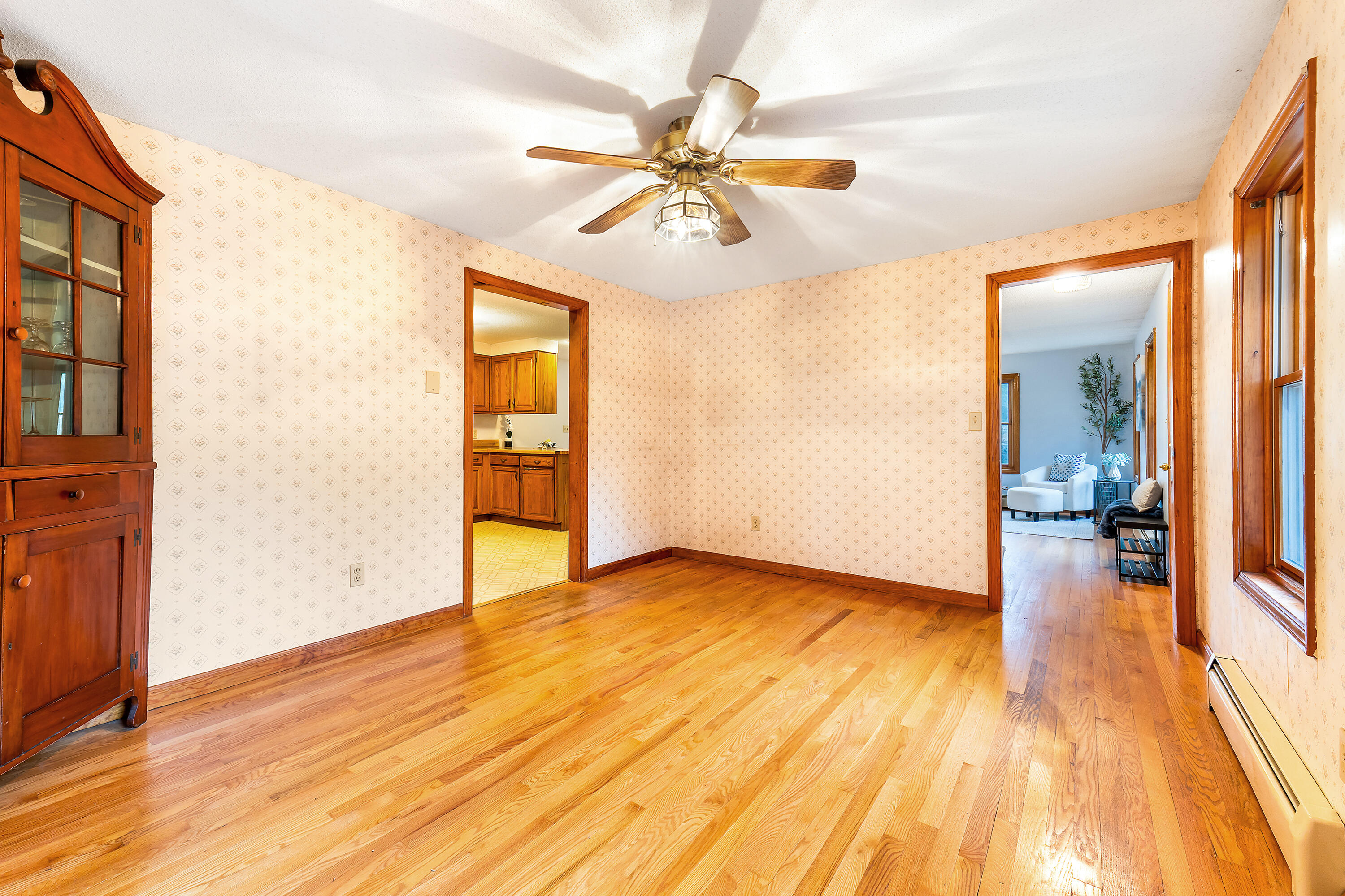 327 Pine Hill Road York, ME 03902 - Photo 33 of 57 327 Pine Hill Rd New Interior_122