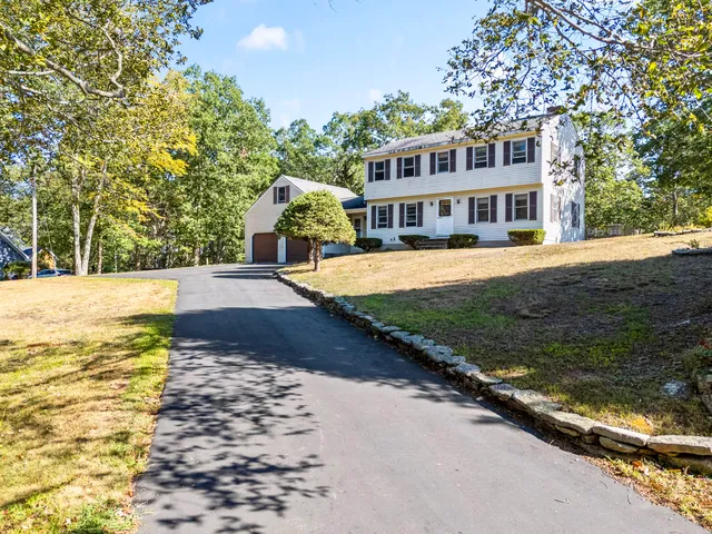 $775,000 | 327 Pine Hill Road, York, ME 03902