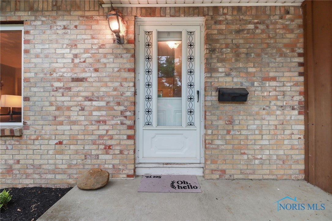 6408 Longfellow Road Sylvania, OH 43560 - Photo 3 of 24 Gallery Image 3