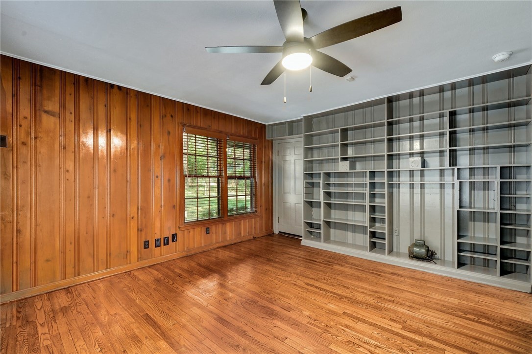 4504 Elwood Road Austin, TX 78722 - Photo 30 of 40