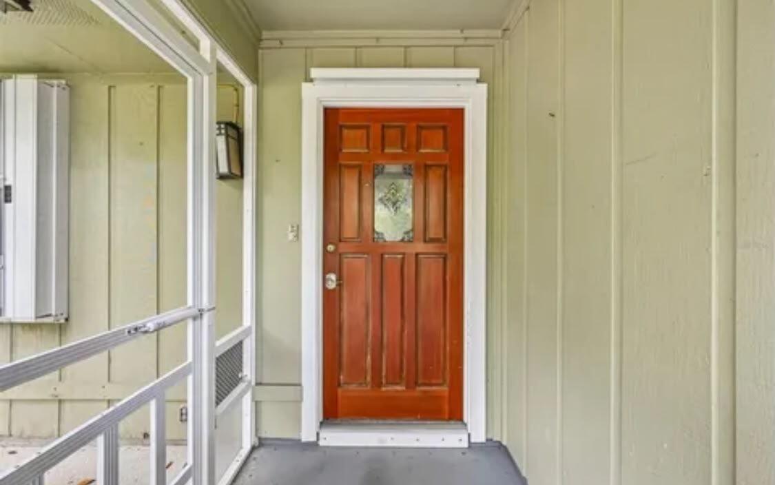 255 Southwest Salerno Road Stuart, FL 34997 - Photo 4 of 19 1c4a4384-9e92-4720-99a7-4ce38dbbb13e