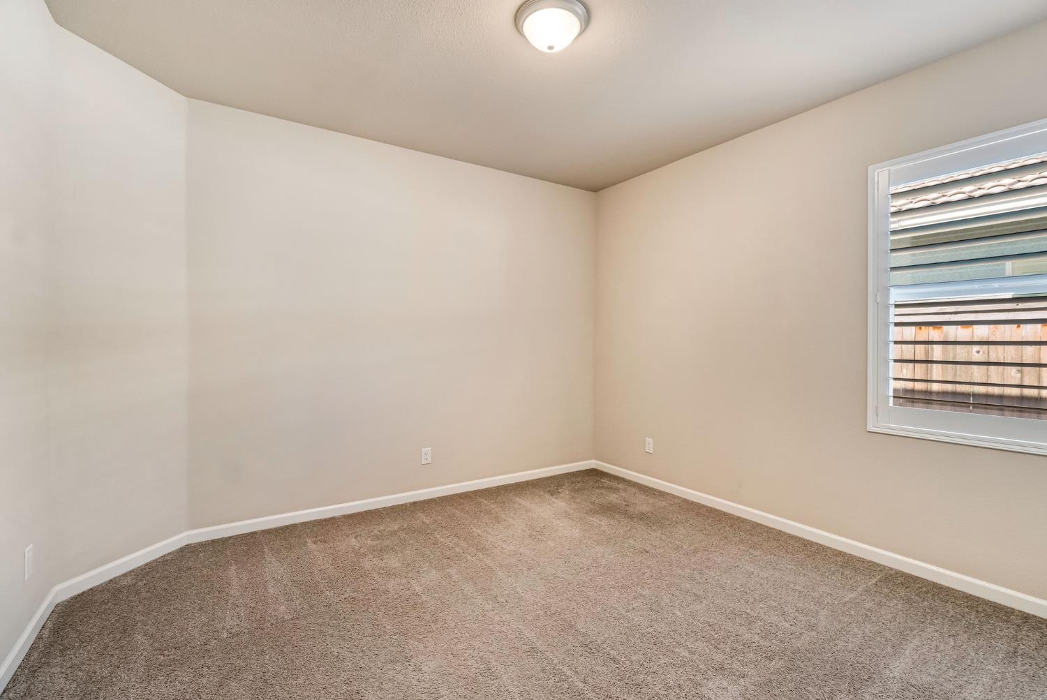642 Stone Crest Avenue Madera, CA 93636 - Photo 18 of 38