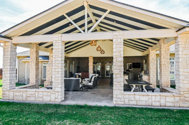 $695,000 | 1155 Fm 2392, Dimmitt, TX 79027
