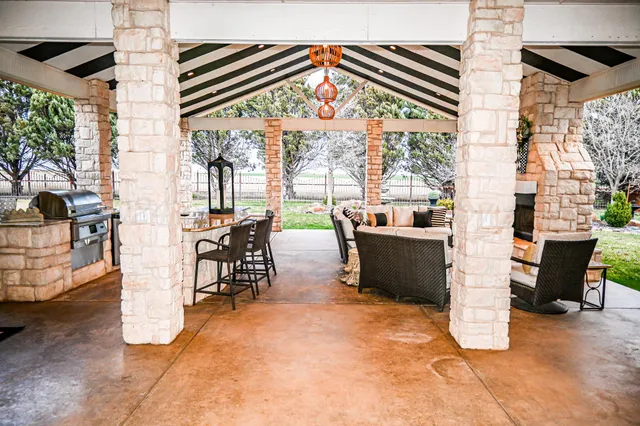 $695,000 | 1155 Fm 2392, Dimmitt, TX 79027