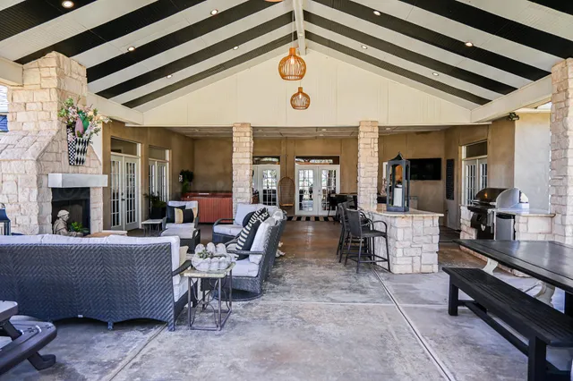 $695,000 | 1155 Fm 2392, Dimmitt, TX 79027