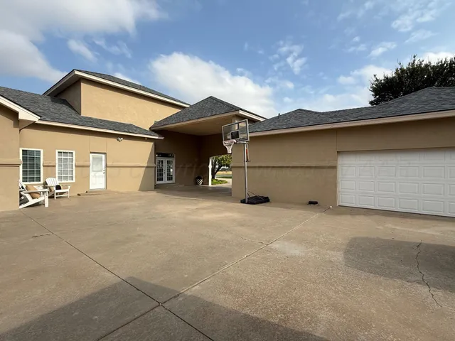 $695,000 | 1155 Fm 2392, Dimmitt, TX 79027