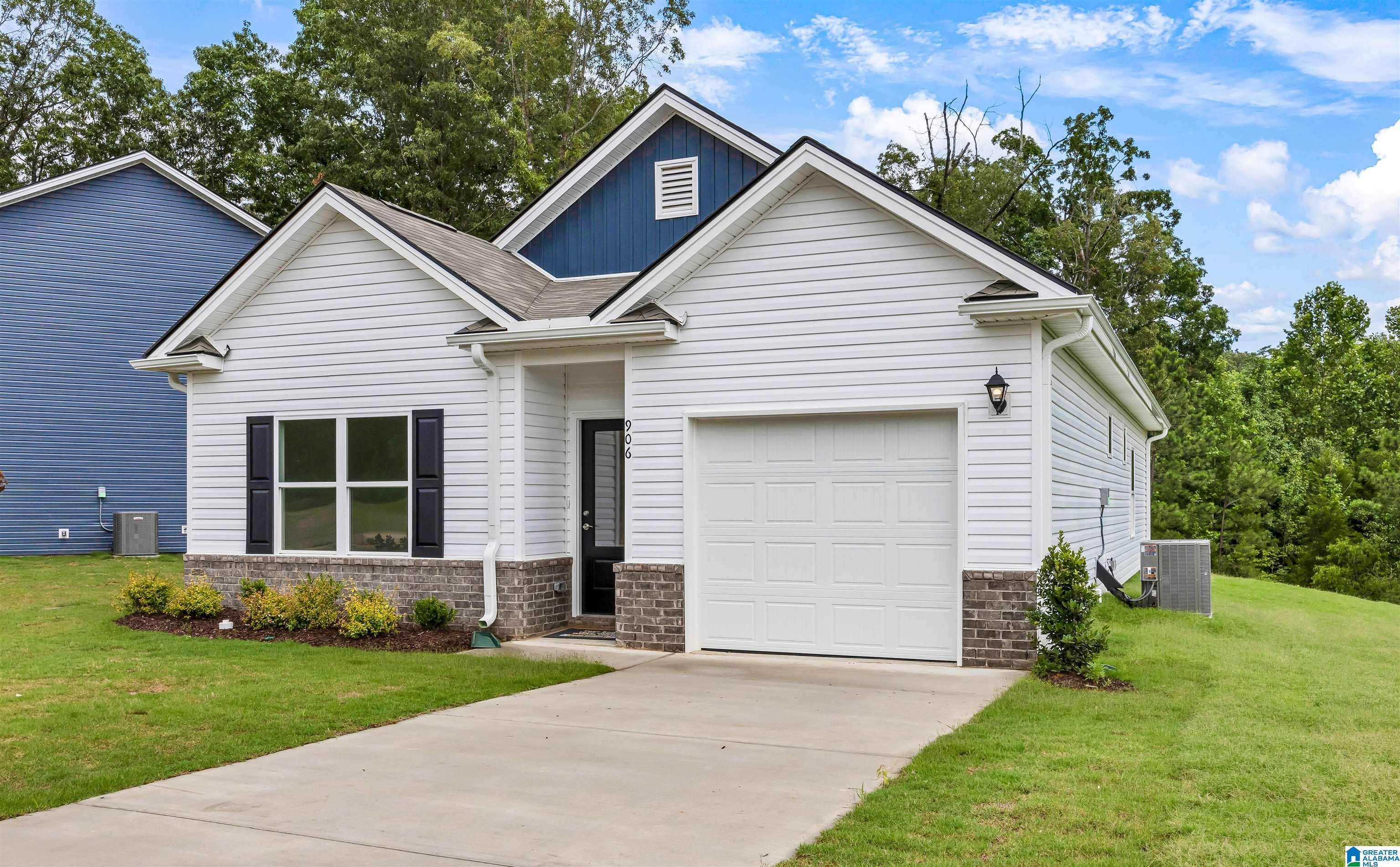 1020 Pinnacle Parkway Leeds, AL 35094 - Photo 3 of 26