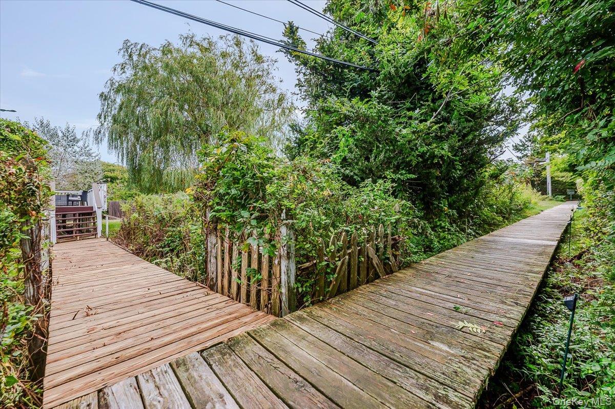 56 Oak Beach Road Babylon, NY 11702 - Photo 28 of 38