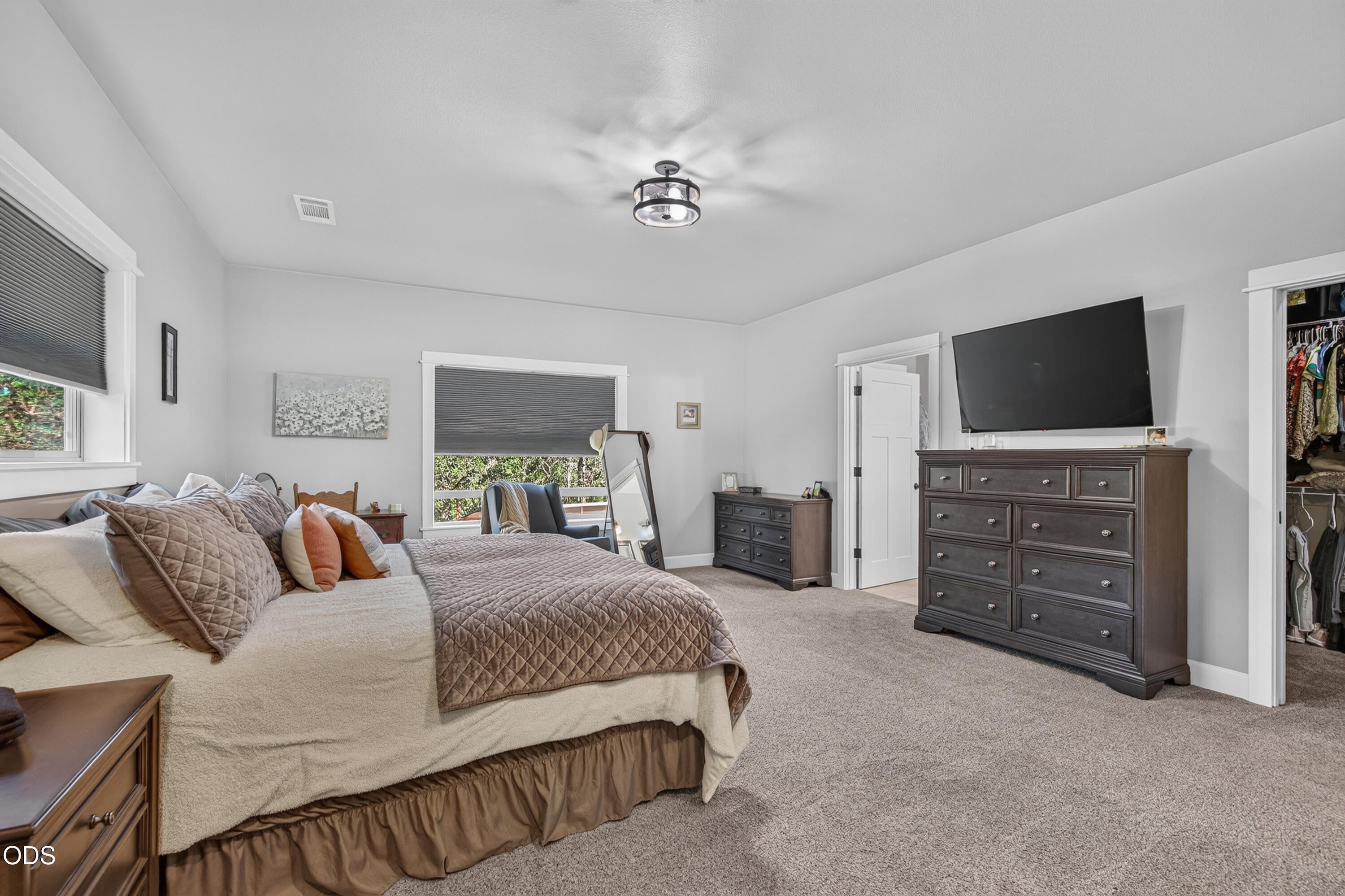 4873 Old Stage Road Central Point, OR 97502 - Photo 15 of 47 Gallery Image 15
