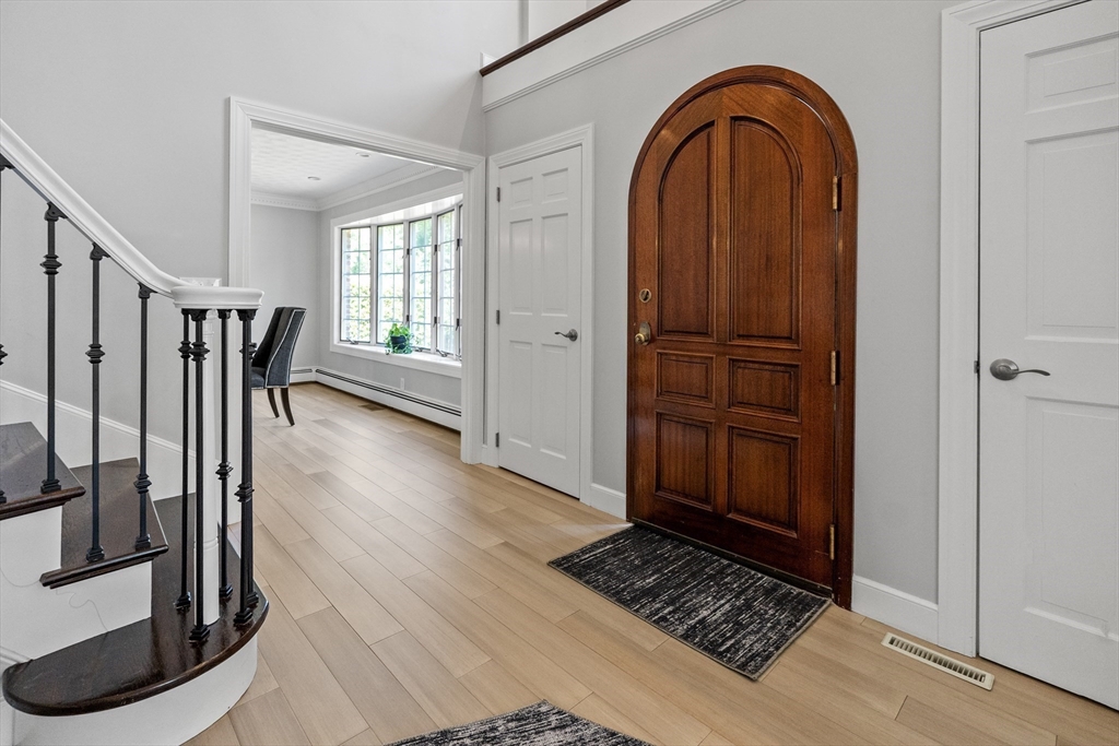 64 Whitewood Road Milford, MA 01757 - Photo 4 of 42 Gallery Image 4