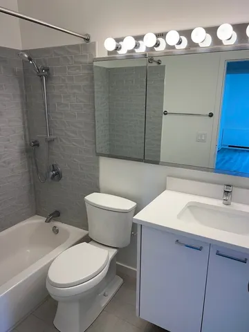 $2,900 | 1850 North Clark Street, Unit 708, Chicago, IL 60614