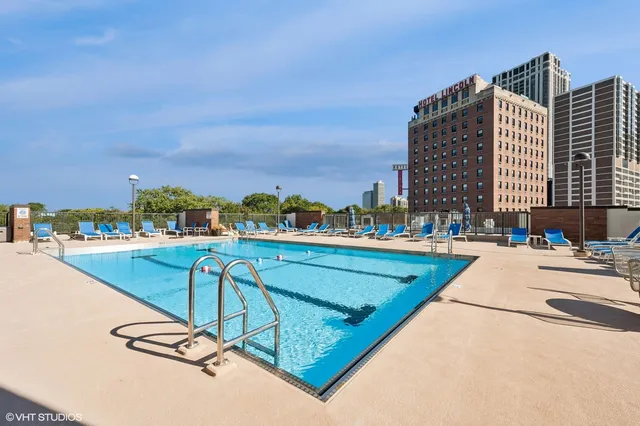 $2,900 | 1850 North Clark Street, Unit 708, Chicago, IL 60614