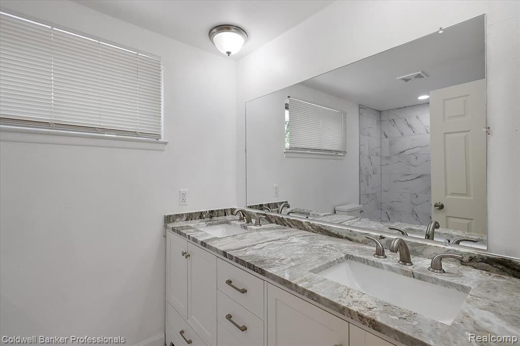 16262 Wayne Road Livonia, MI 48154 - Photo 33 of 44