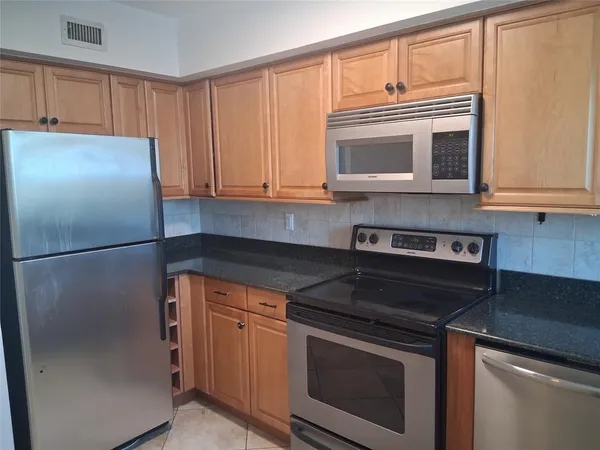 $2,800 | 505 Northeast 20th Avenue, Unit 217, Deerfield Beach, FL 33441