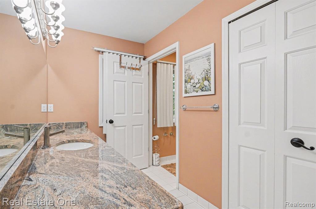 6544 John R Road Troy, MI 48085 - Photo 24 of 37
