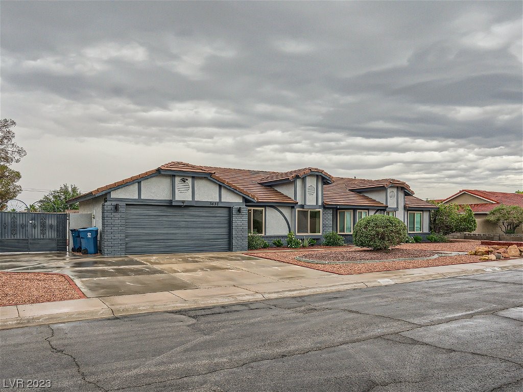 3637 North Solitude Road Las Vegas, NV 89108 - Photo 2 of 25 Gallery Image 2