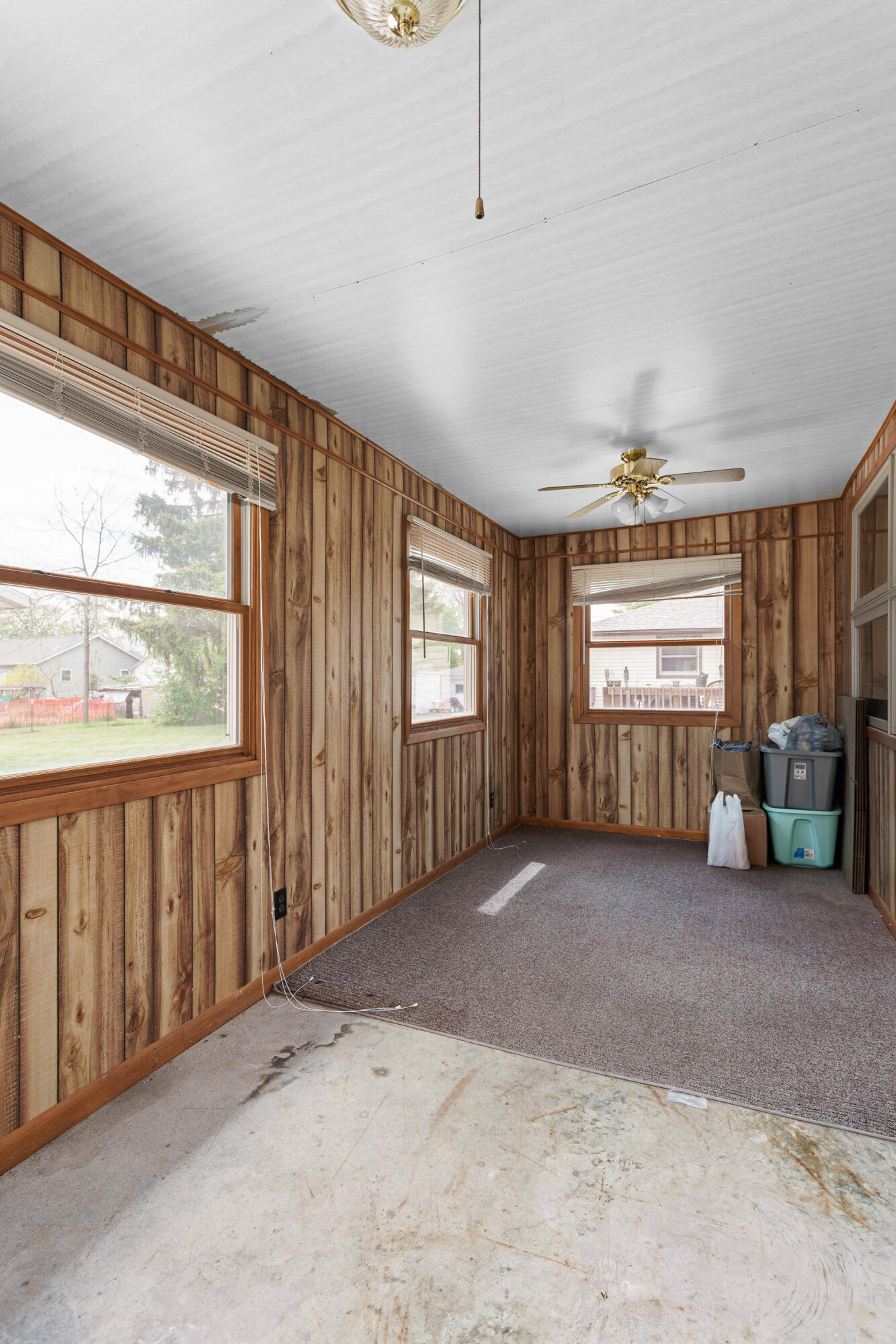 105 Clark Street Watertown, WI 53094 - Photo 24 of 35 Three season room