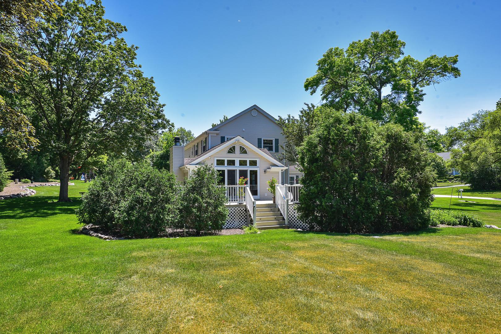 381 Grayfriars Lane Inverness, IL 60067 - Photo 34 of 37