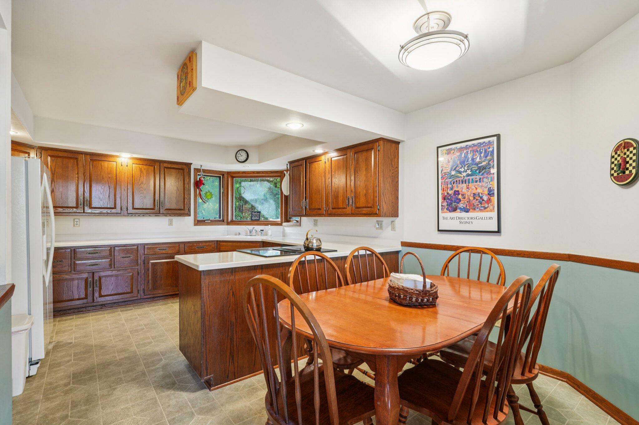 W5706 Bubbling Springs Drive La Grange, WI 53121 - Photo 14 of 52 Breakfast Area