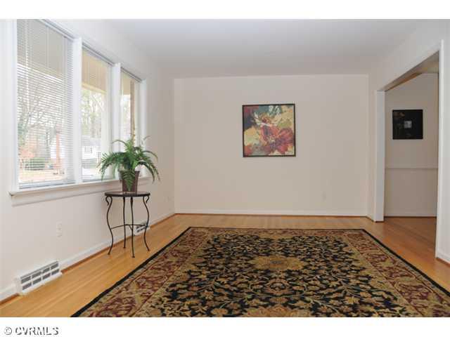 7804 Biscayne Road Henrico, VA 23294 - Photo 2 of 13 Dining Room