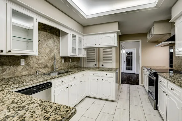 $2,600 | 15010 Kimberley Court, Houston, TX 77079