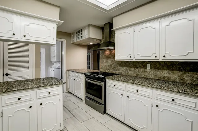 $2,600 | 15010 Kimberley Court, Houston, TX 77079