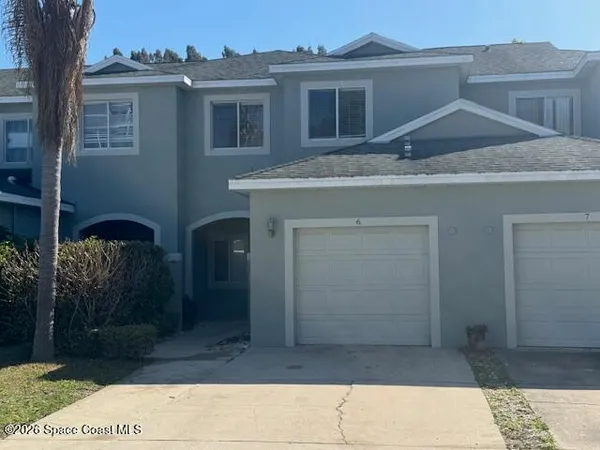 a house view with a outdoor space