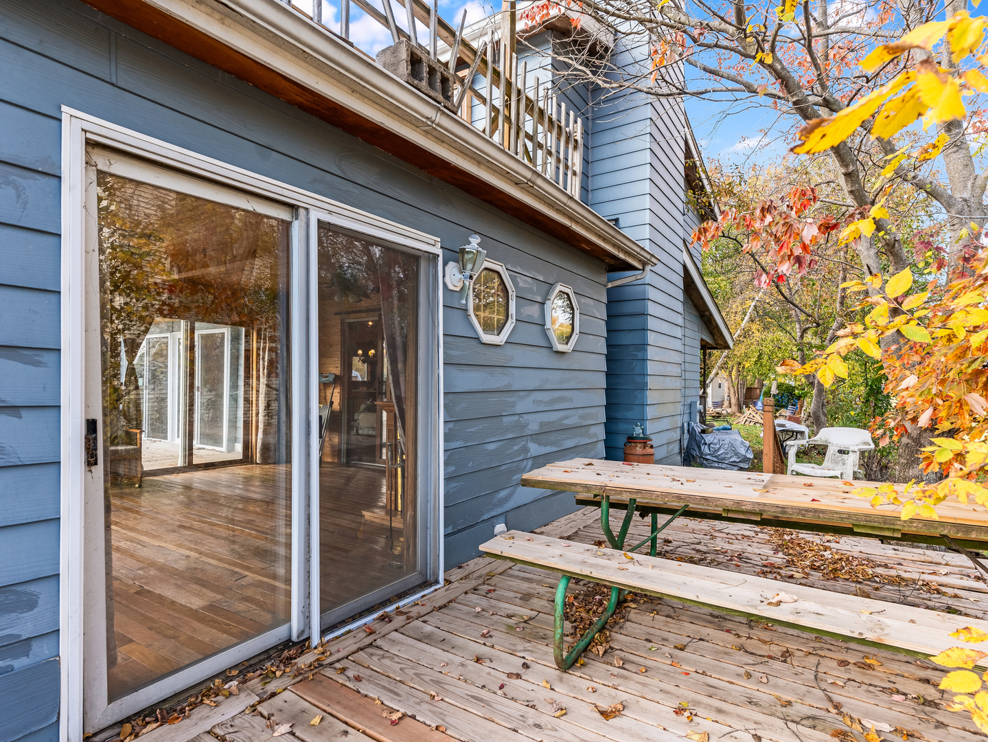 72 Largemouth Lane Wilmington, IL 60481 - Photo 9 of 34 a view of a bench in front of building