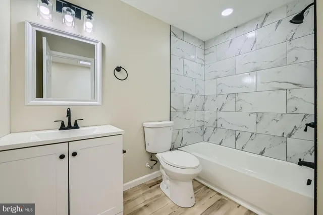 $1,900 | 1147 Scott Street, Baltimore, MD 21230