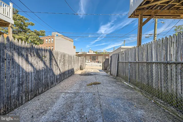 $1,900 | 1147 Scott Street, Baltimore, MD 21230