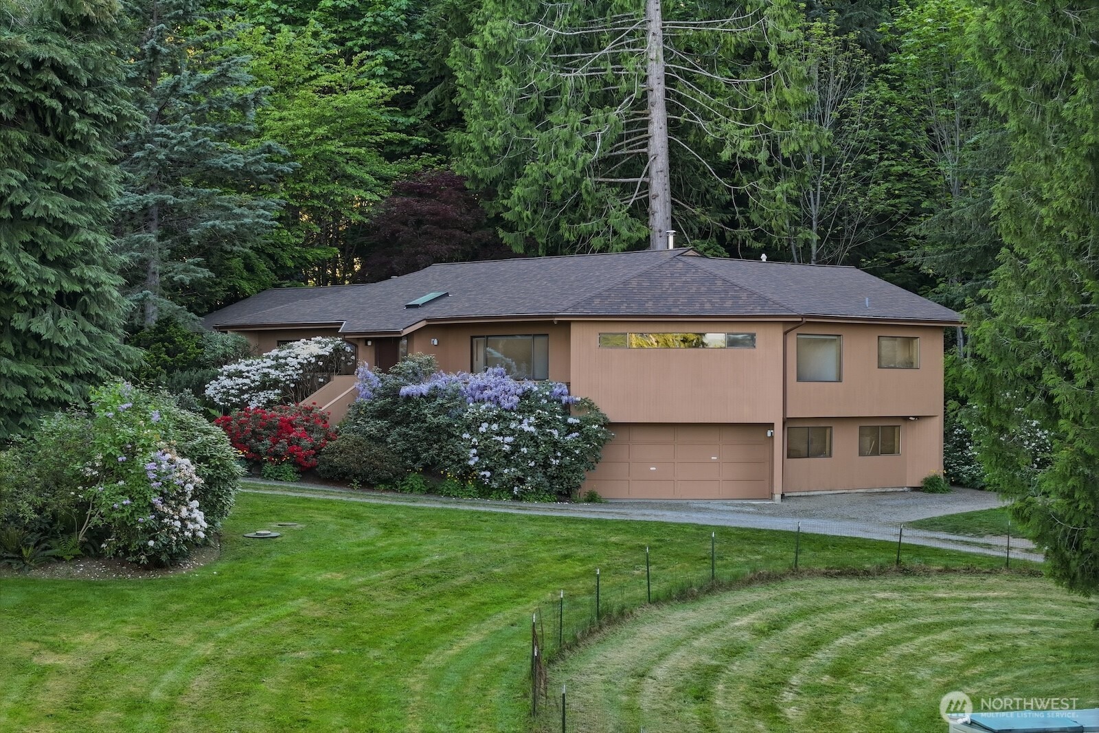 30130 Southeast Issaquah-Fall City Road Fall City, WA 98024 - Photo 7 of 39 a front view of a house with garden