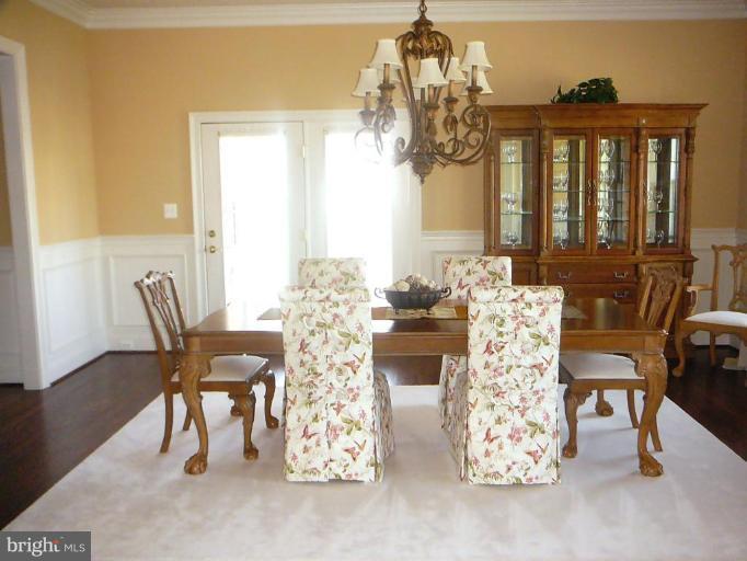 41342 Raspberry Drive Leesburg, VA 20176 - Photo 15 of 24 Dining Room
