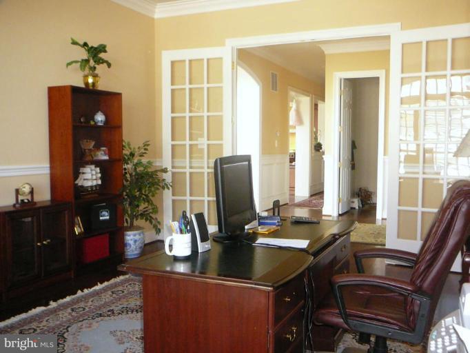 41342 Raspberry Drive Leesburg, VA 20176 - Photo 8 of 24 Library Main Level