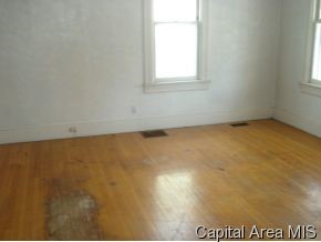 1025 South 12th Street Springfield, IL 62703 - Photo 7 of 12