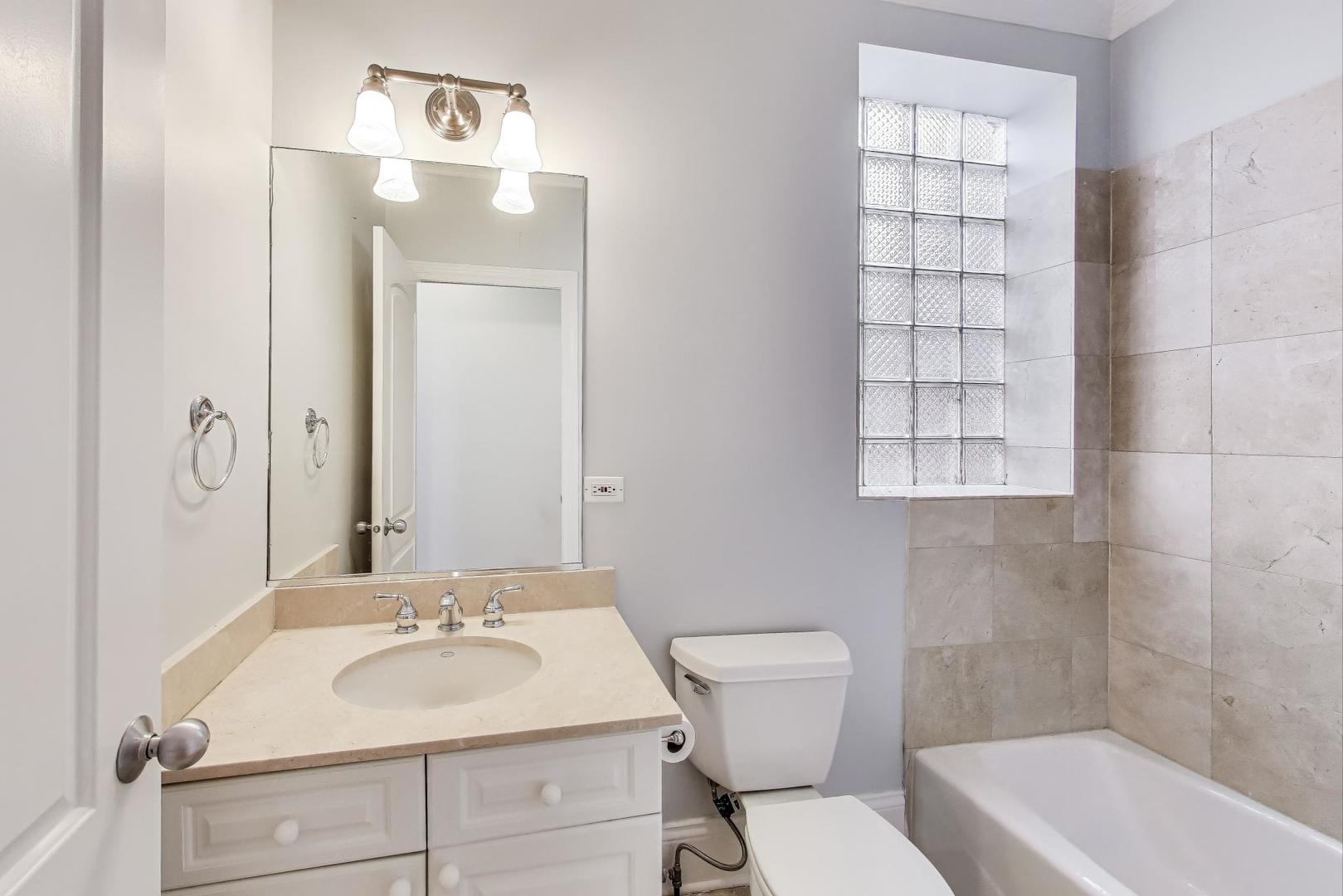 935 West Dakin Street, Unit 2E Chicago, IL 60613 - Photo 14 of 15