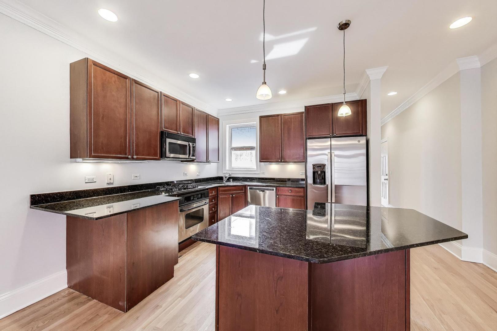 935 West Dakin Street, Unit 2E Chicago, IL 60613 - Photo 5 of 15