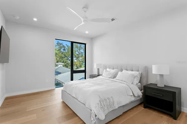 $12,900,000 | 304 Gulf Boulevard, Indian Rocks Beach, FL 33785