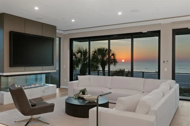 $13,900,000 | 304 Gulf Boulevard, Indian Rocks Beach, FL 33785