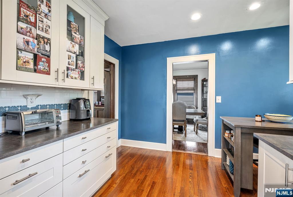 19 Christopher Place Ridgewood, NJ 07450 - Photo 18 of 34 Gallery Image 18