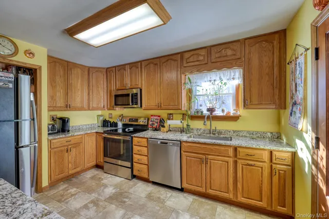 $495,000 | 17 Homer Place, Poughkeepsie, NY 12603