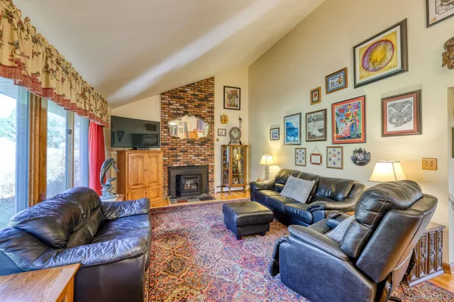 $495,000 | 17 Homer Place, Poughkeepsie, NY 12603