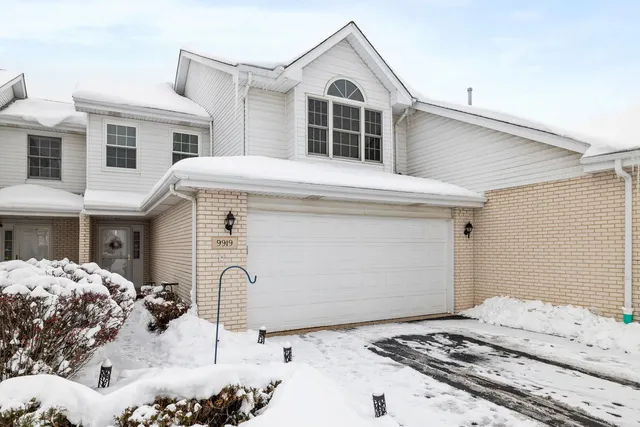$325,000 | 9919 Constitution Drive, Orland Park, IL 60462